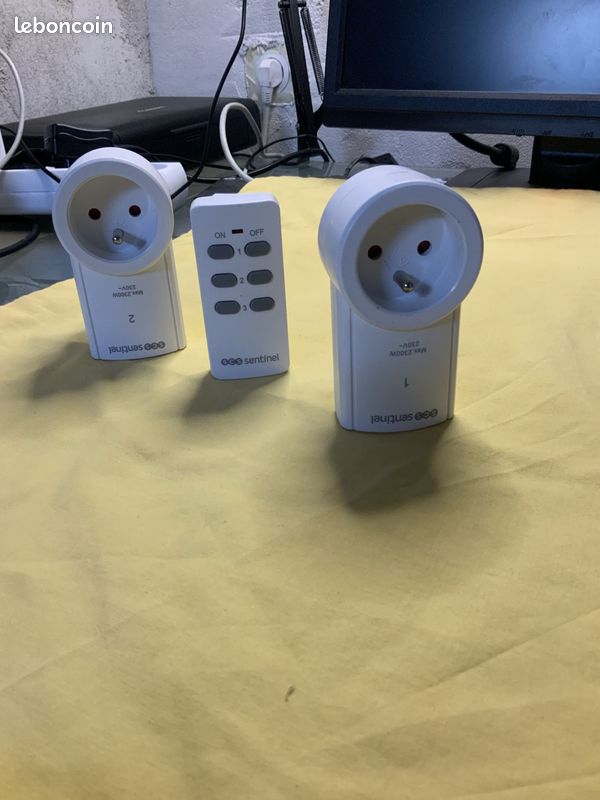 Lot 5 prises télécommandées SCS + 2 Smart Plug Philips – 35 euros (image 4)
