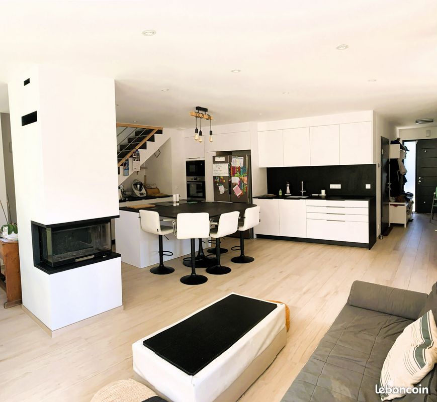 Maison 7 pièces 205 m² · à Divonne-les-Bains · 205 m² · 1 450 000 €