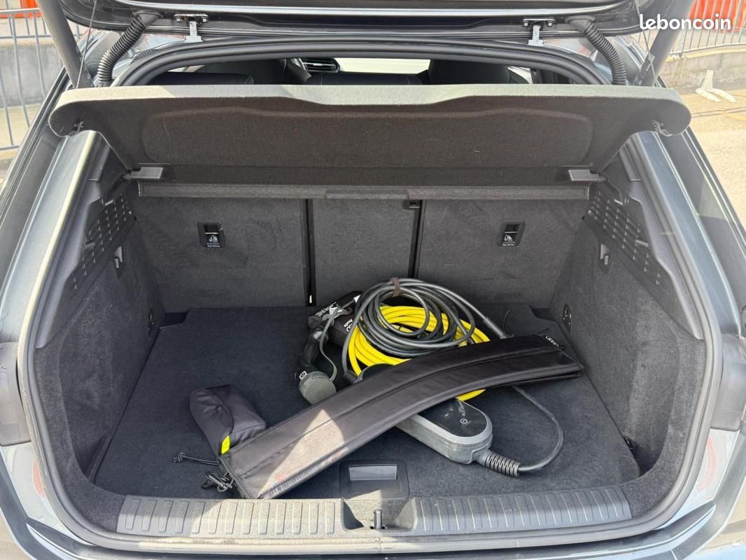 Audi A3 sportback 45 TFSI e 245ch Competition S tronic 6 (image 9)