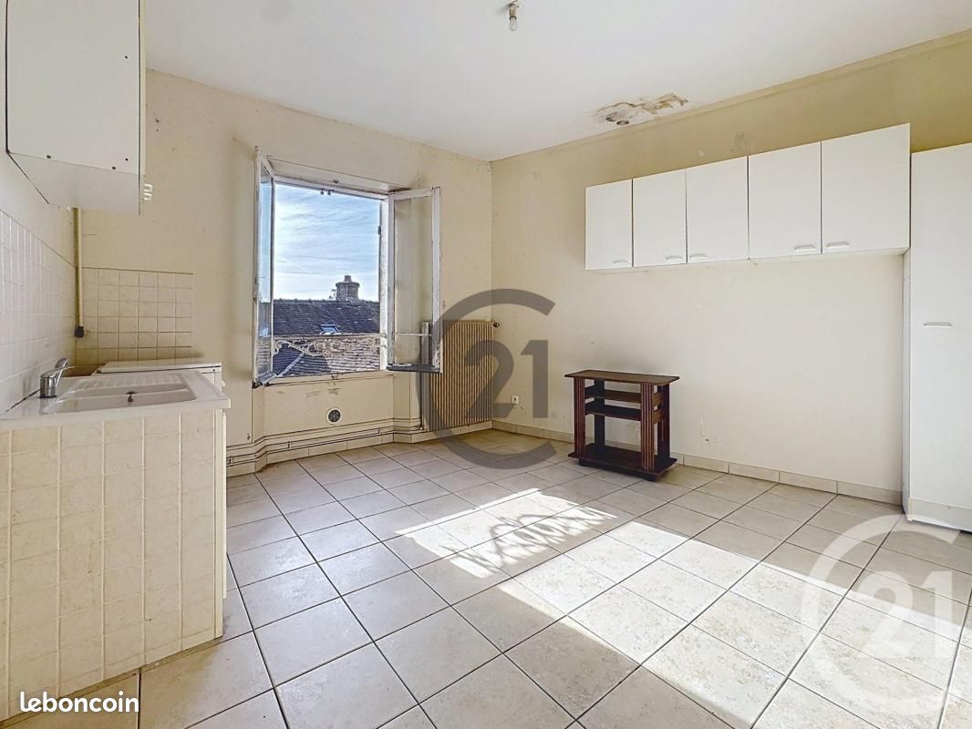 Appartement 2 pièces 64 m² · à Montereau-Fault-Yonne · 64 m² · 99 000 €