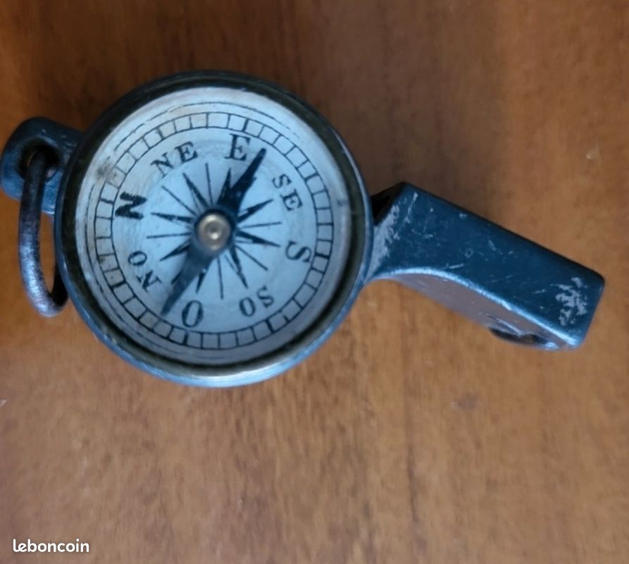 Ancien sifflet en alu avec bille en bois de 6 cm