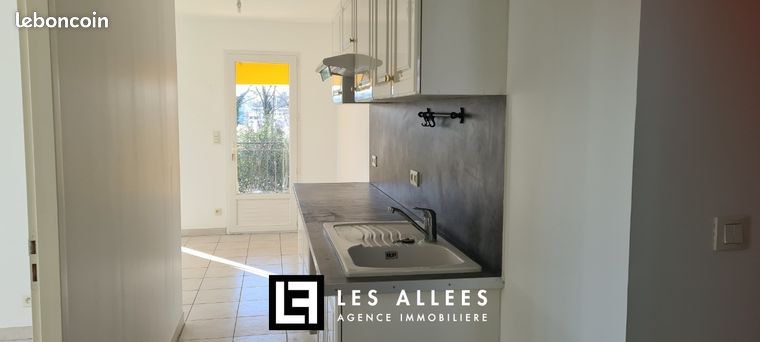 https://img.leboncoin.fr/api/v1/lbcpb1/images/c8/fa/cd/c8facd04a9cbd467fc9dfea8d16897850f710960.jpg?rule=ad-image