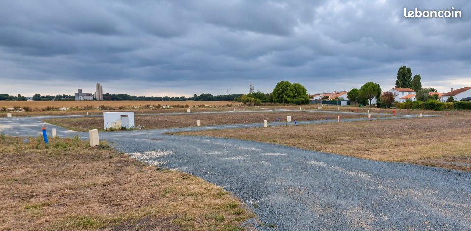 Terrain 300 m² · à Mornac-sur-Seudre · 76 500 €