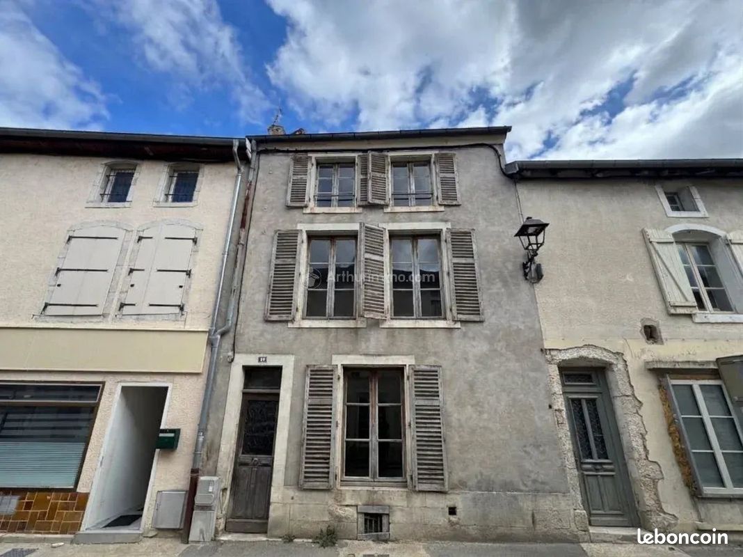 Maison 5 pièces 125 m² · à Neufchâteau · 125 m² · 23 000 €