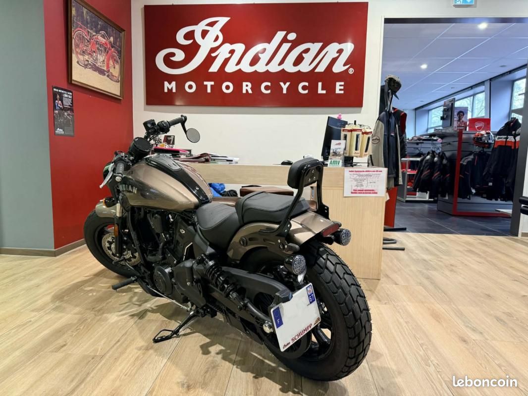 Indian SCOUT BOBBER 1250 LIMITED + TECH (image 4)