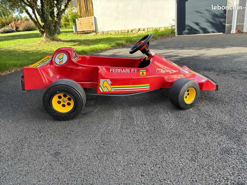 Voiture à Pédales Enfant F1 Formule 1 Ferrari - Plastique - Occasion