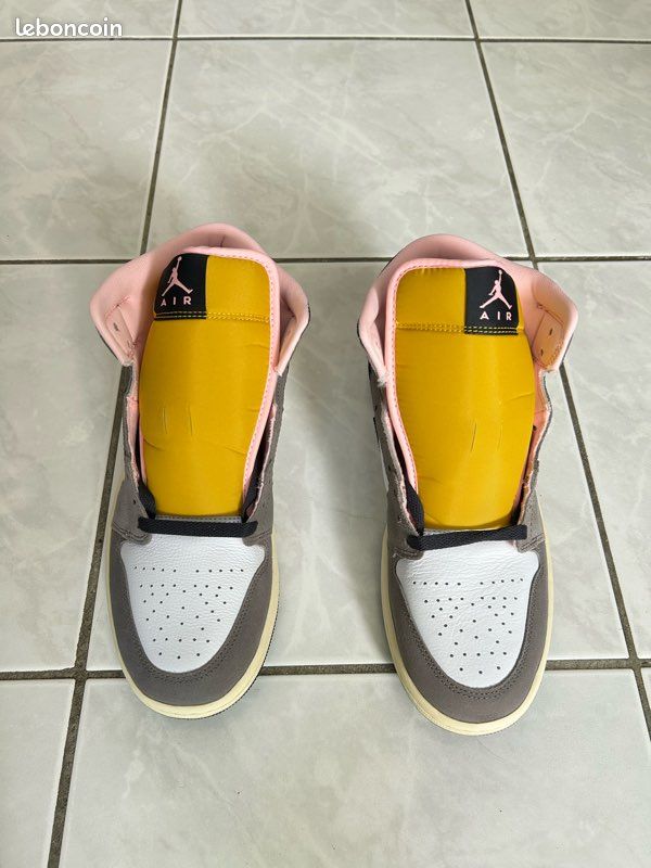 Air Jordan 1 Mid SE White cave stone (image 5)
