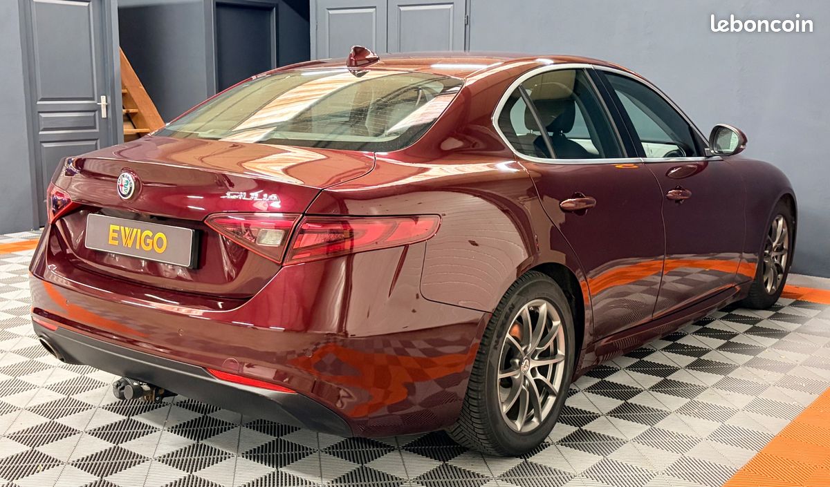 ALFA ROMEO GIULIA 2.2 JTDM 150 CH SUPER BVA + HARMAN KARDON + ATTELAGe (image 4)