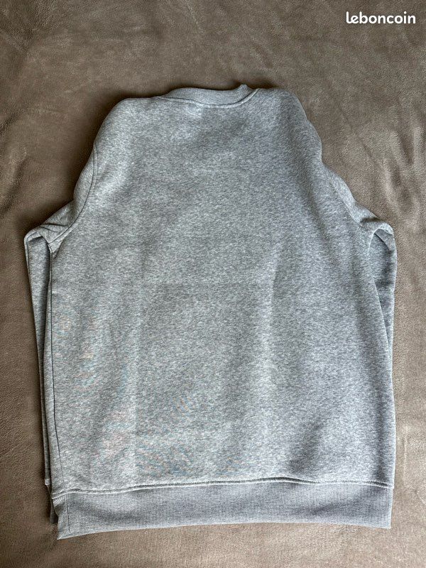 Pull gris (image 3)