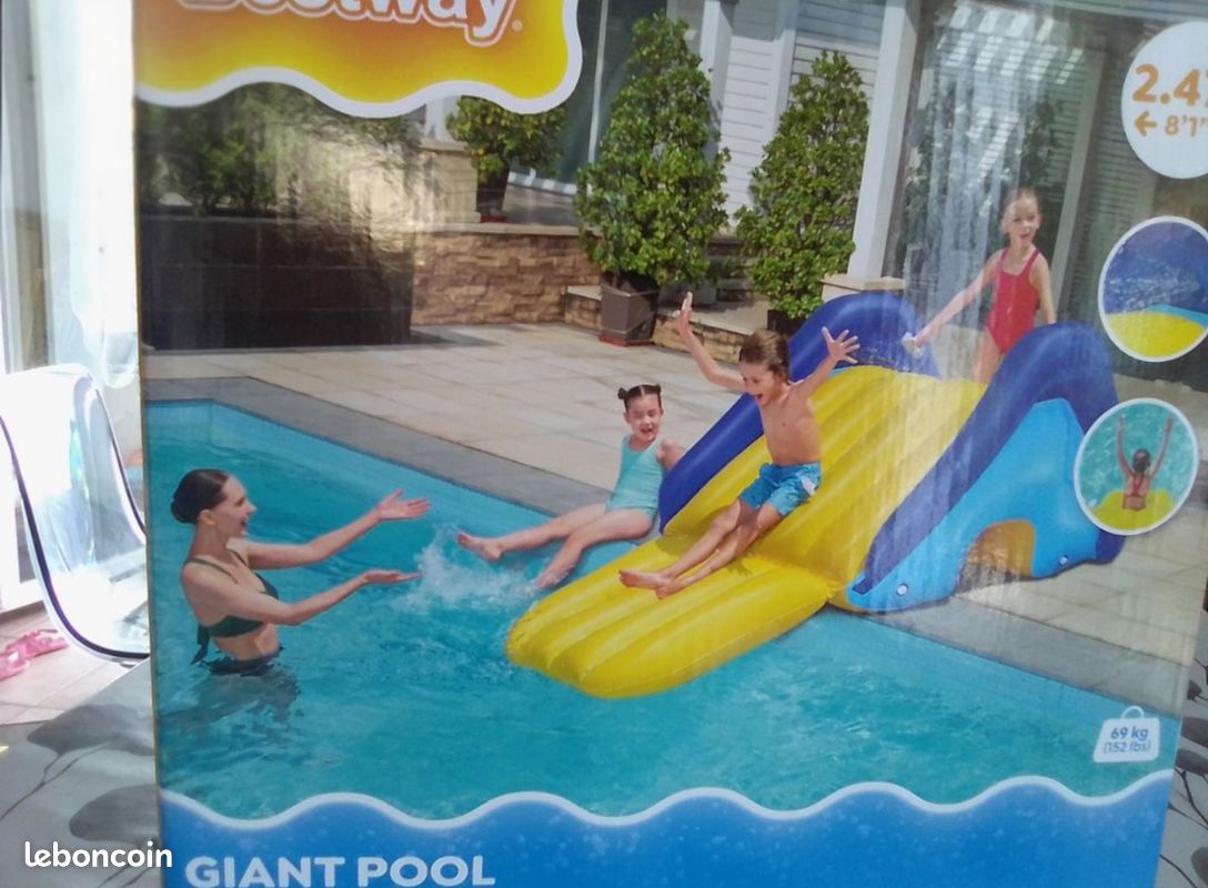 Toboggan gonflable piscine (image 1)