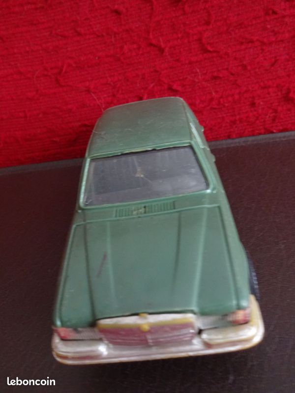 A698 Vintage 1975 Gozan Spanien Mercedes 450 Salz Grün