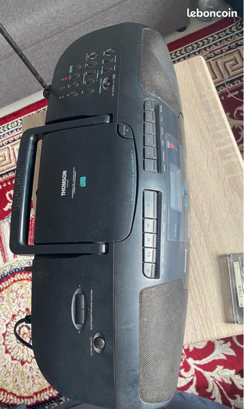 Poste radio Thomson CD K7 télécommandée (image 1)