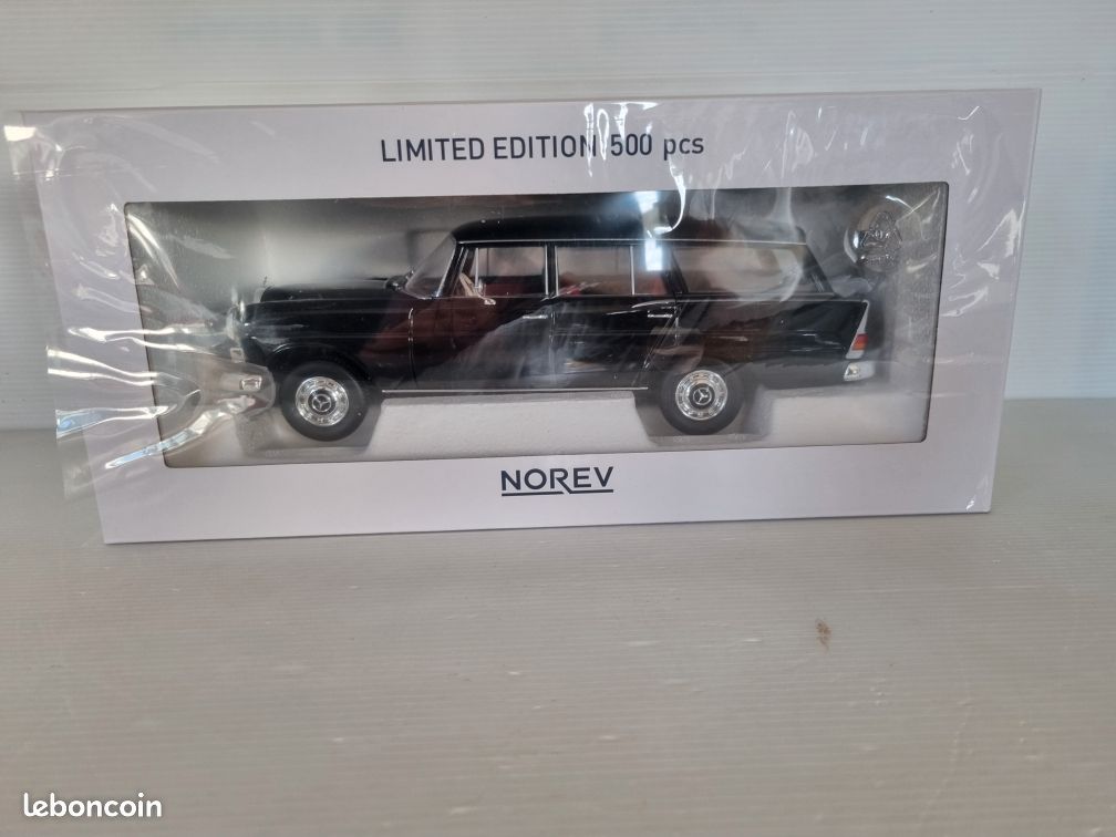 Mercedes Benz 200 Universal 1966 Norev 1/18 (image 1)