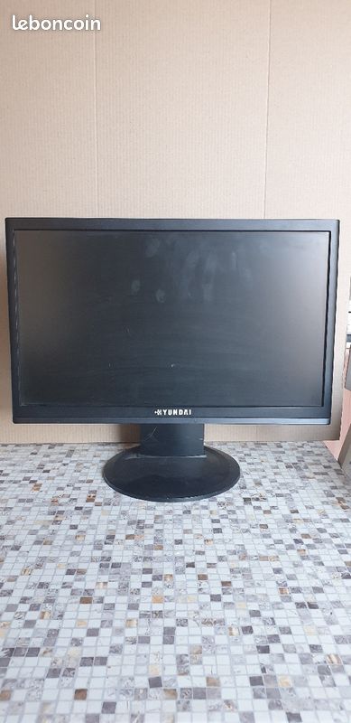 Écrans de PC à vendre (6 écrans, + 3 pieds) (image 4)