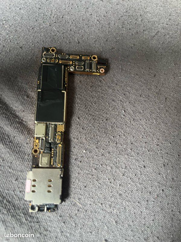 Carte Mère IPhone 12 Mini 64 Go - Pour Pièces (ne S'allume Pas) - Occasion