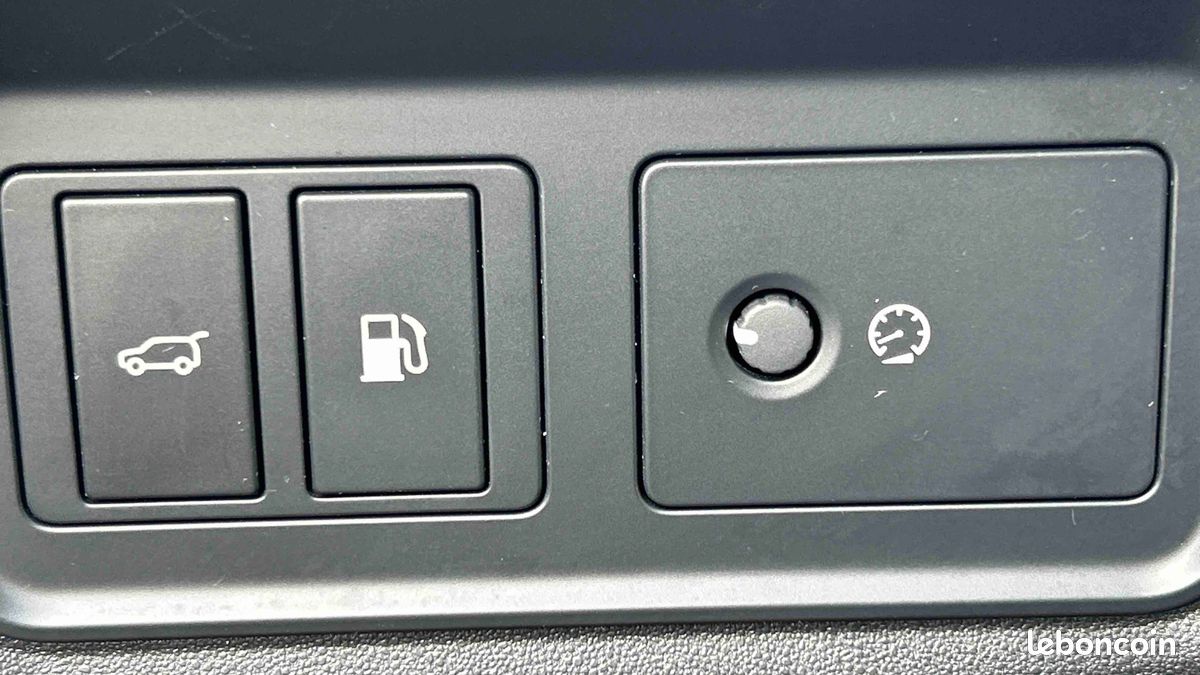 JAGUAR E-Pace P300e ch PHEV AWD BVA R-Dynamic S (image 19)