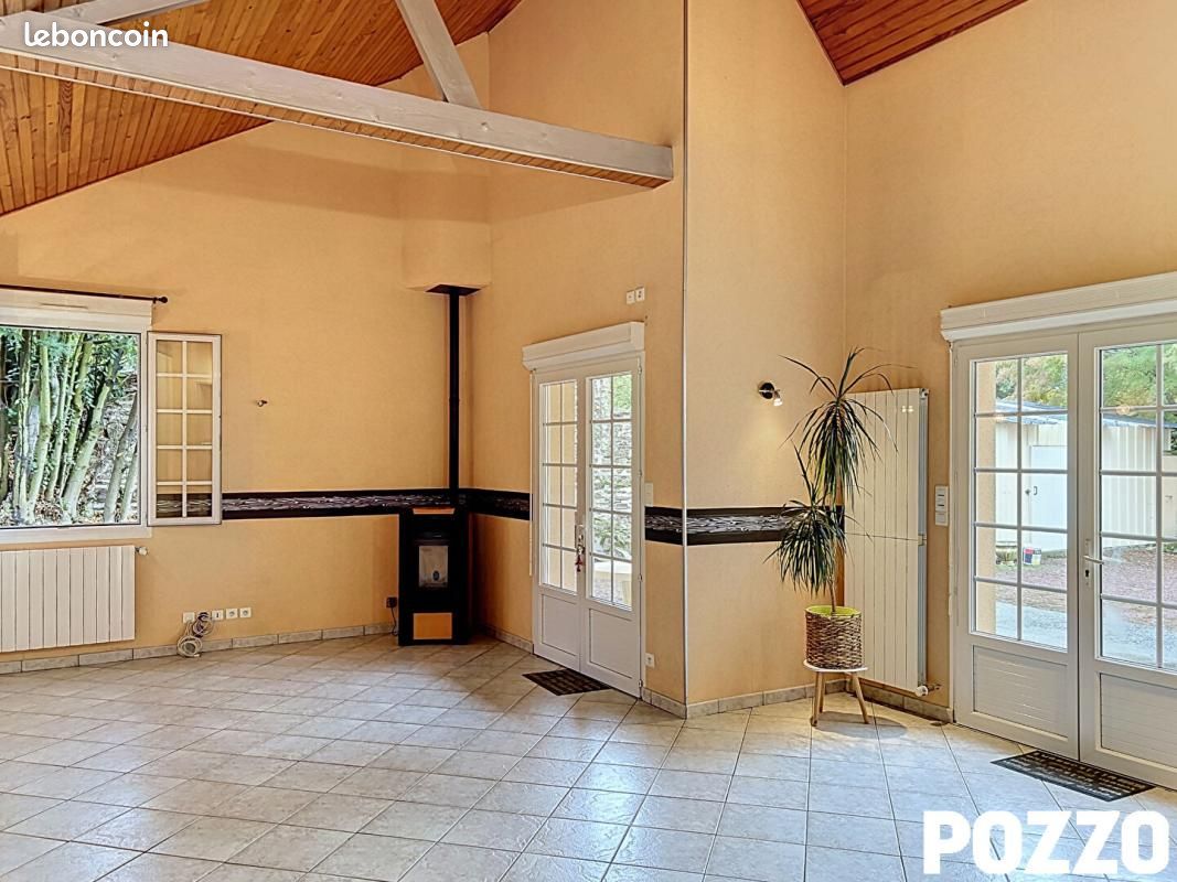 Maison 5 pièces 127 m² · à Grandparigny · 127 m² · 690 €/mois