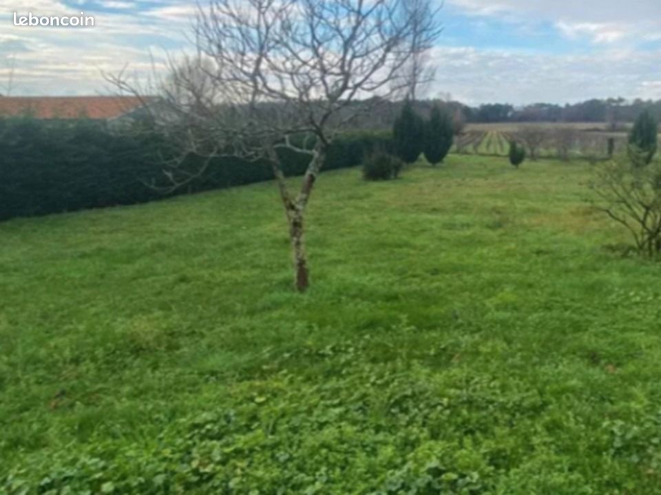 Terrain 4 750 m² Saint Yzan De Soudiac · à Saint-Yzan-de-Soudiac · 45 000 €