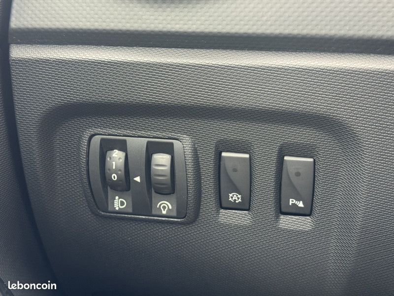 Renault CAPTUR 1.2 TCE 120 CH STOP&START ENERGY ZEN EDC EURO6 (image 24)