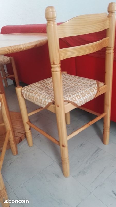 Table en bois massif + 4 chaises (image 2)
