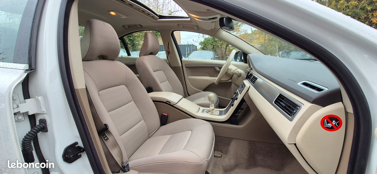 Tres belle volvo s80 2.4 d5 turbo diesel 5 cylindres 2007 avec seulement 129 000 km 1er propriétaire 9 990 (image 5)