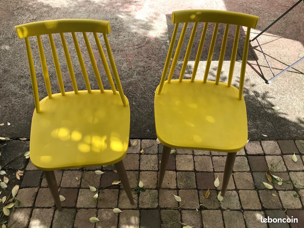 Chaises jaunes (image 1)