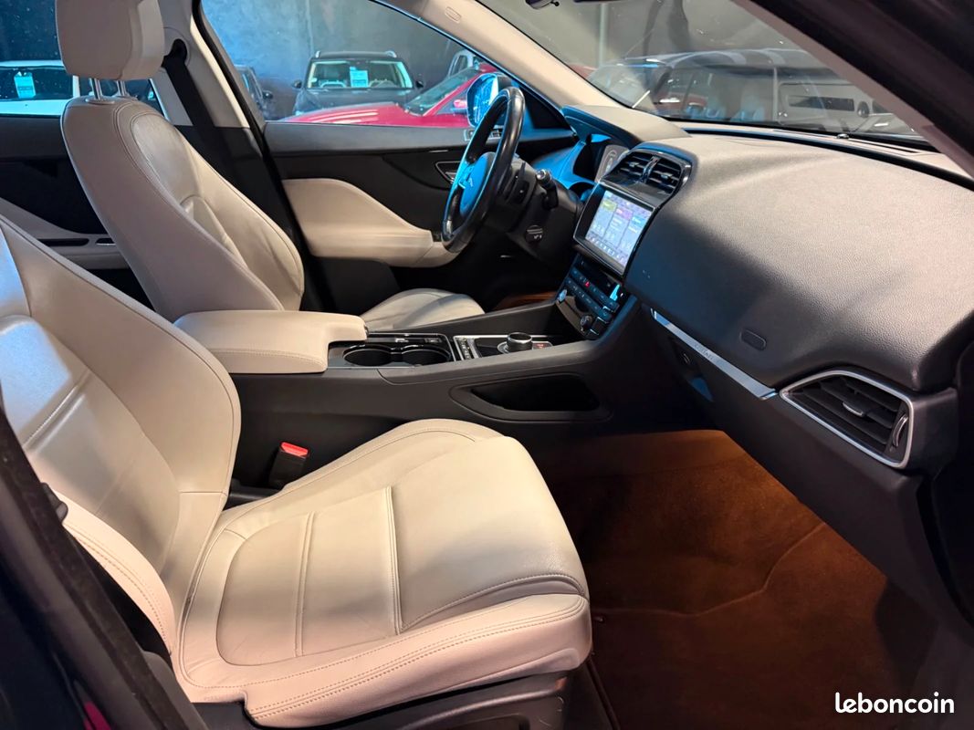 JAGUAR F-PACE V6 3.0 D - 300 ch AWD BVA8 Prestige (image 25)