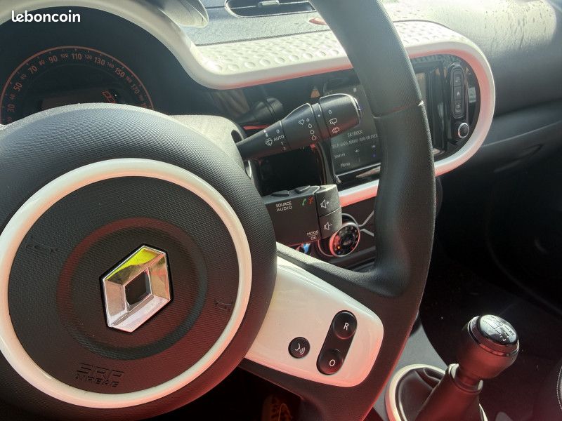 Renault TWINGO III 1.0 SCE 65CH EQUILIBRE (image 16)