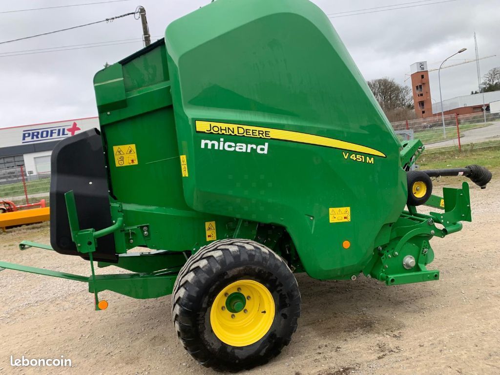 John Deere 451M (image 19)