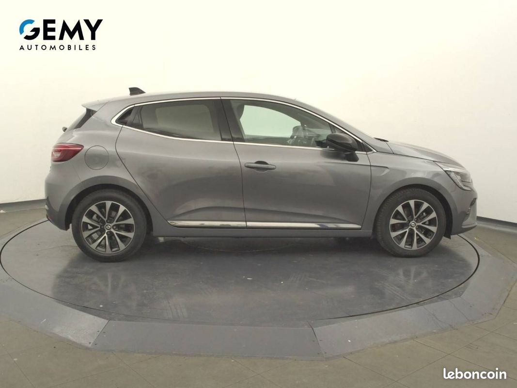 RENAULT Clio E-Tech full hybrid 145 Techno (image 4)