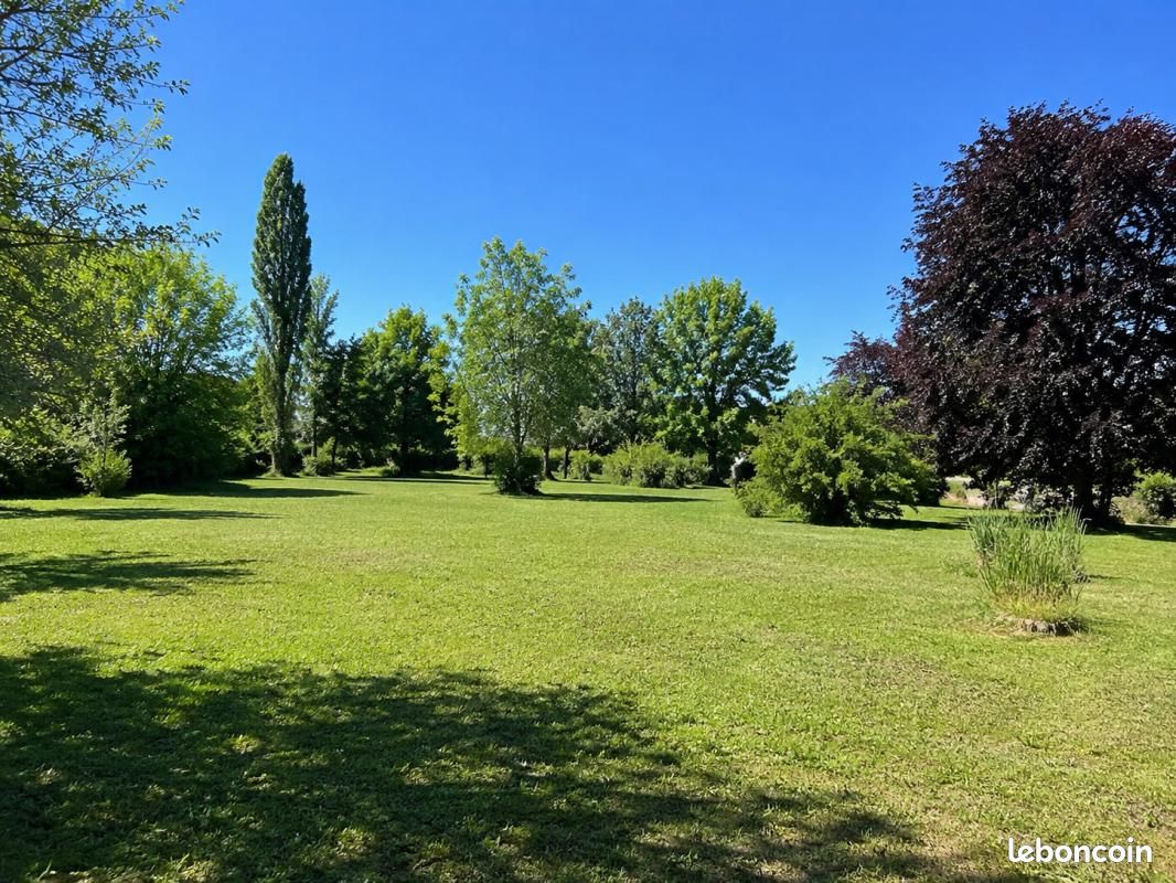 Terrain 1 000 m² Geay · 41 000 €