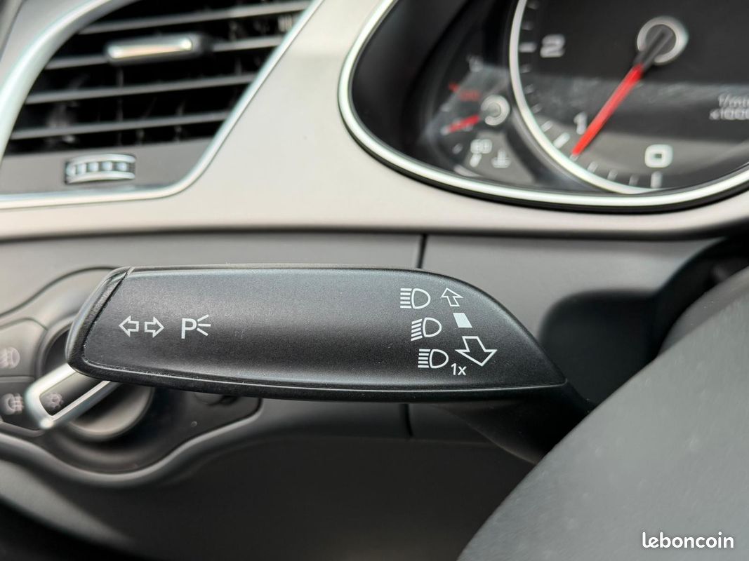 AUDI A4 AVANT 2.0 TDI 136 Ambiente - TOIT OUVRANT - RADAR AR (image 20)