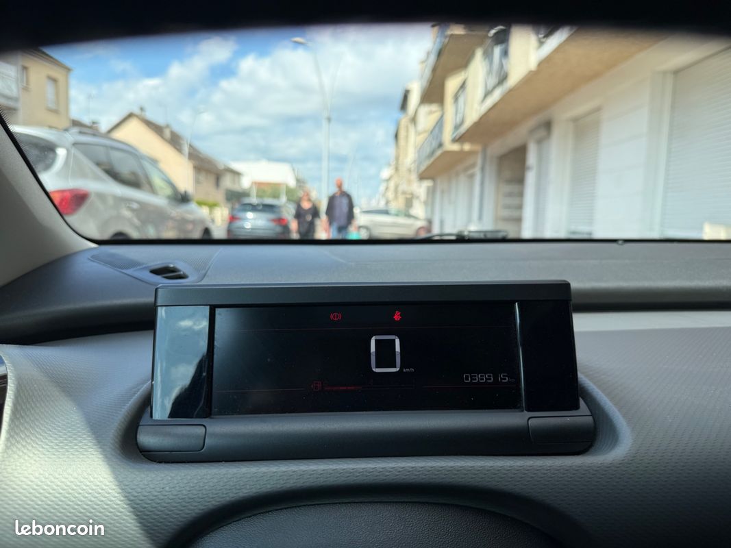 Citroen c4 cactus 1.2 puretech 110ch feel business toit panoramique courroie changee (image 12)