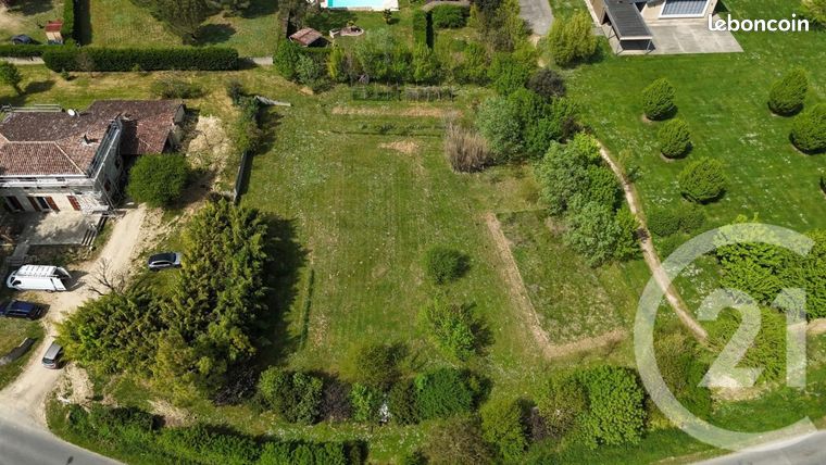 Terrain 2 779 m² Pessan