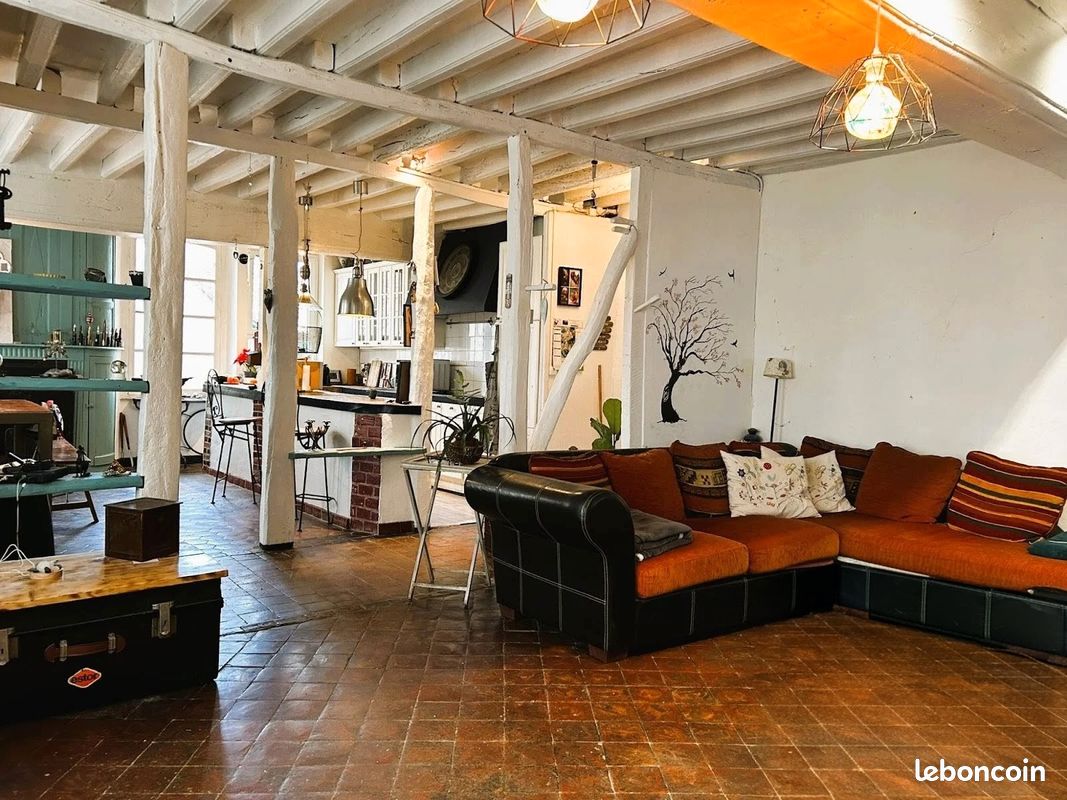 Maison 8 pièces 270 m² · à Charny Orée de Puisaye · 270 m² · 329 999 €