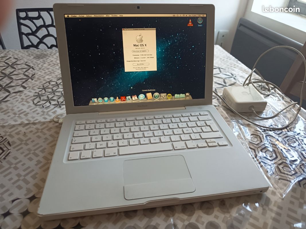 Mac book 2006 (image 1)