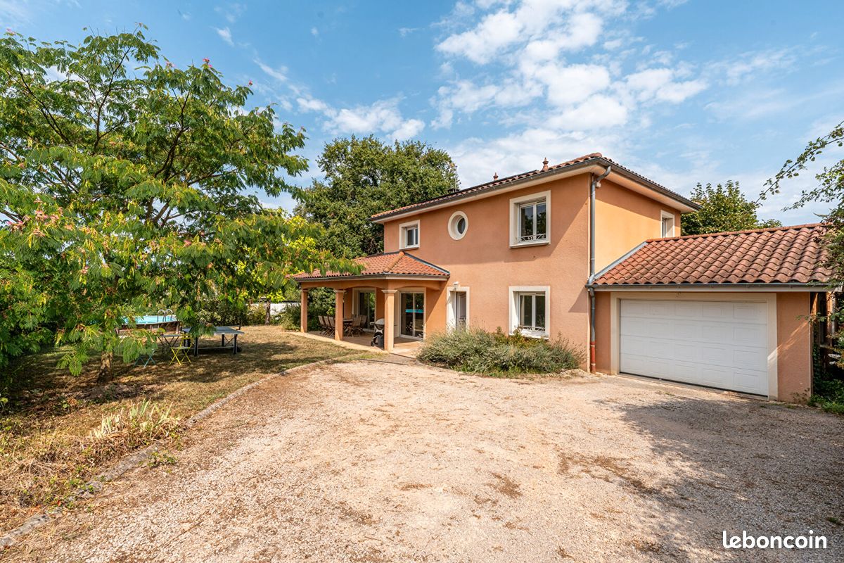 Maison 6 pièces 136 m² · à Guéreins · 136 m² · 425 000 €