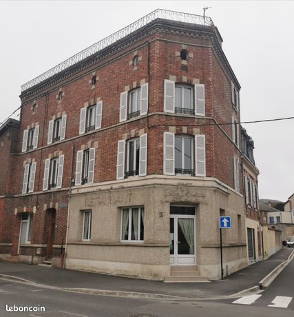 Vend immeuble avec commerce
