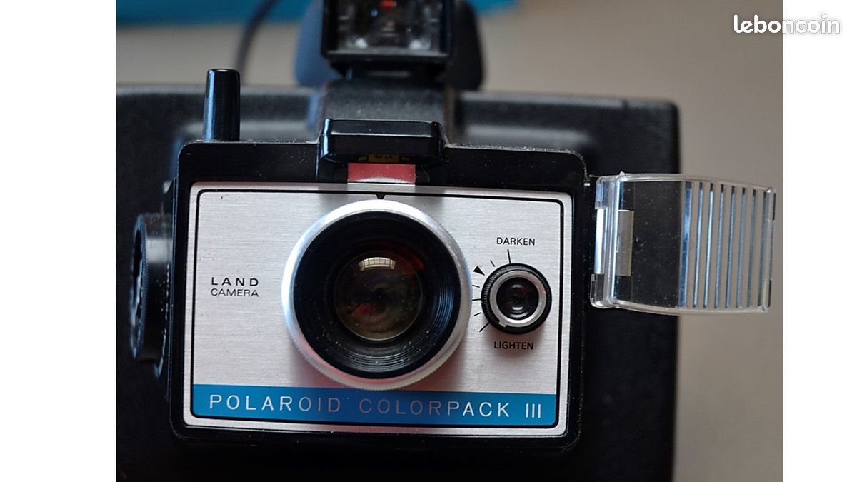 Ancien appareil photo argentique POLAROID Colorpack III vintage