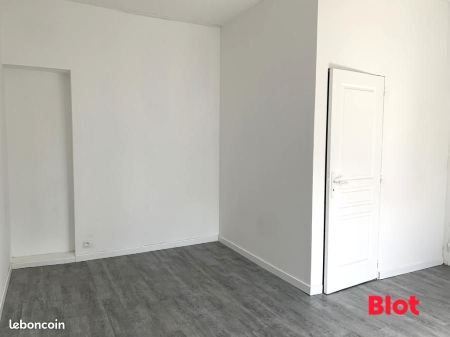 Appartement 1 pièce 21 m² · à Fougères · 21 m² · 359 €/mois