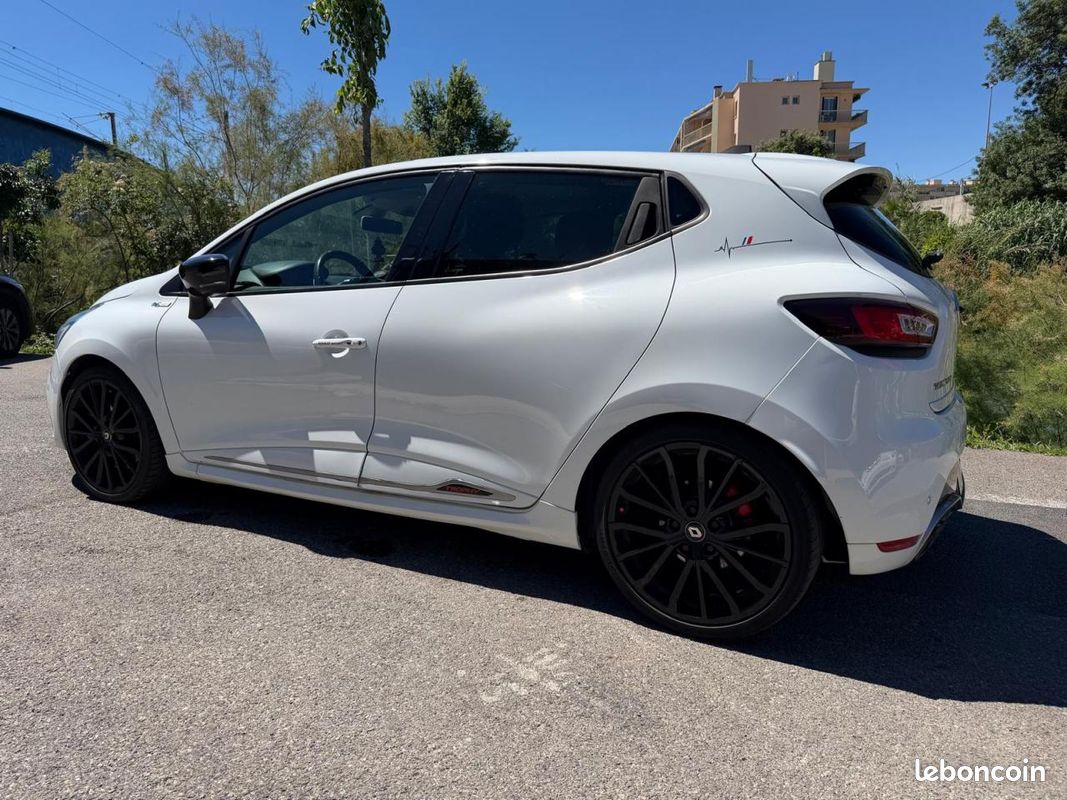RENAULT CLIO 1.6 Energy - 220 - BV EDC IV BERLINE R.S. Trophy PHASE 2 (image 8)