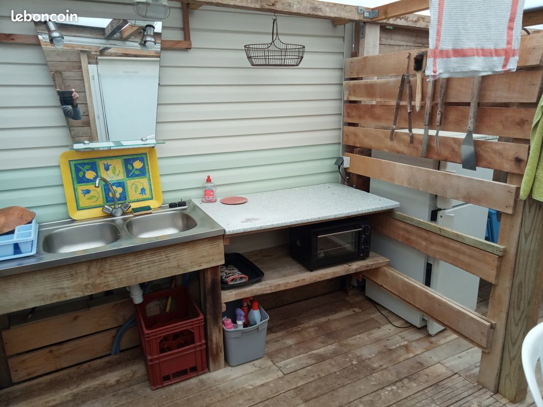 Location (image 4)