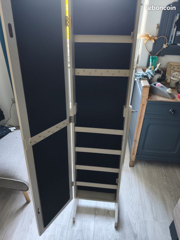 Armoire à bijoux (image 2)