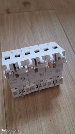 Resi9 XE - interrupteur différentiel - 2P - 40A - 30mA - Type AC - em SCHNEIDER ELECTRIC