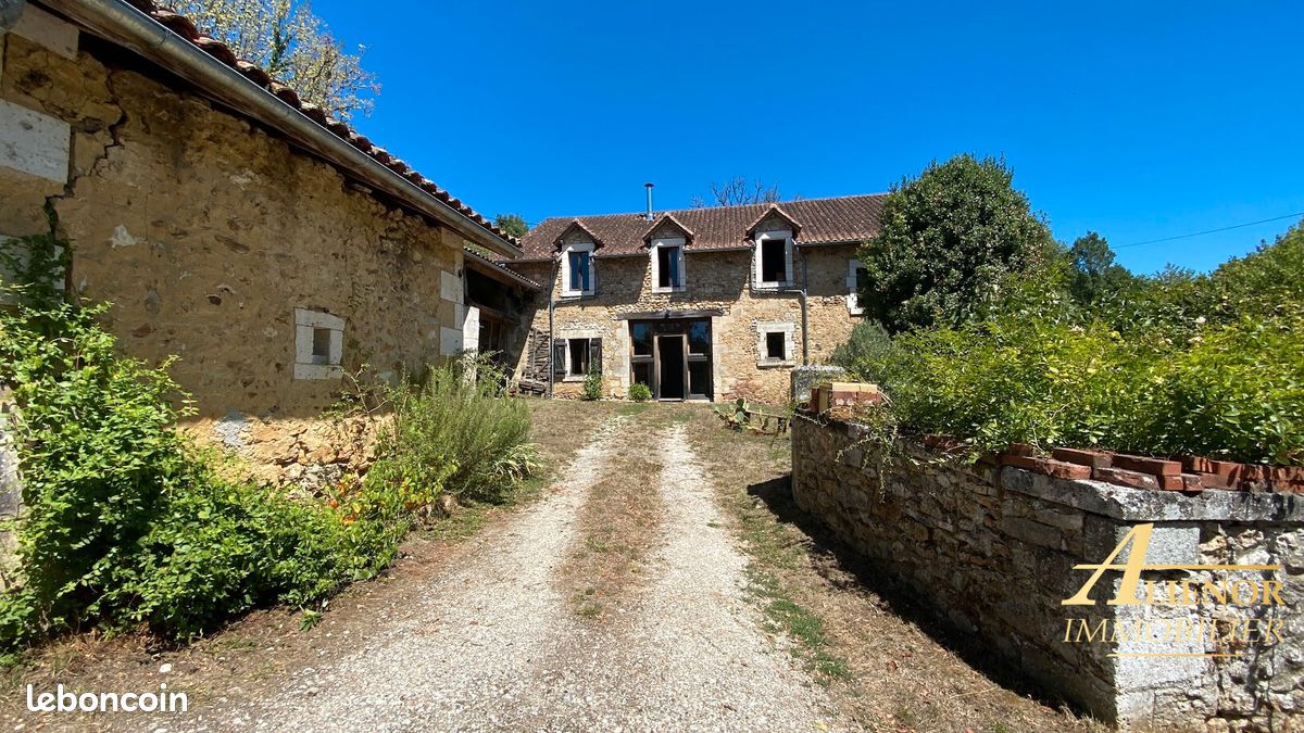 Maison 10 pièces 274 m² · à Villars · 274 m² · 344 500 €