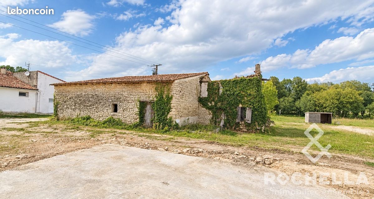 Immeuble 151 m² · à Paillé · 151 m² · 40 500 €