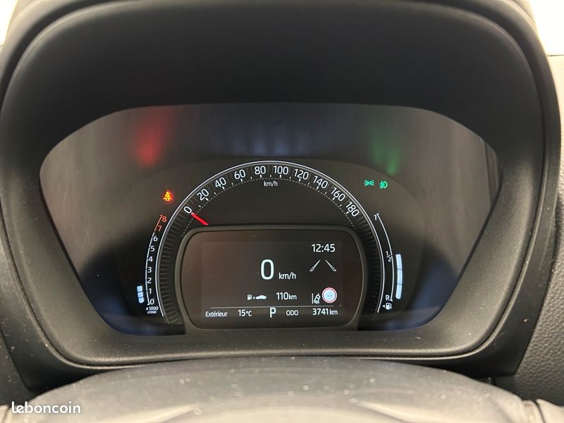 Toyota aygo x 1.0 S-CVT 72 Design (image 25)