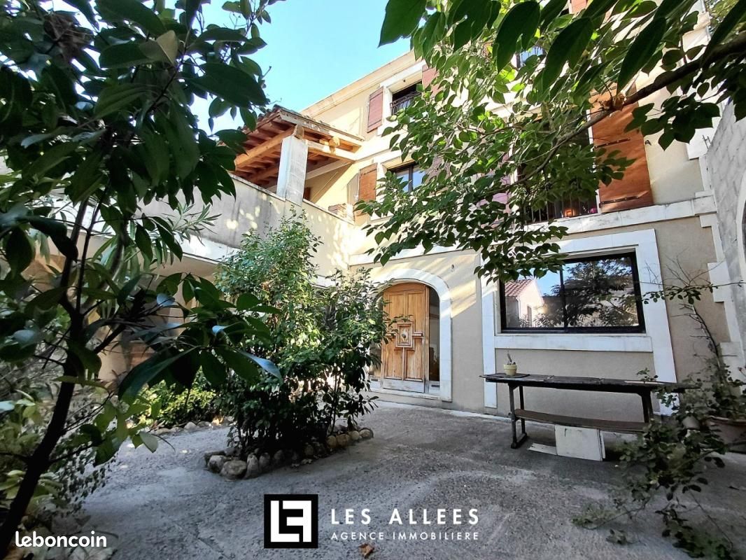 Maison 7 pièces 207 m² · à Eyragues · 207 m² · 525 000 €