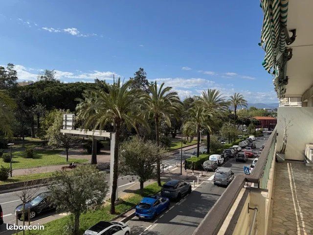 Appartement 2 pièces 50 m² · à Antibes · 50 m² · 1 060 €/mois