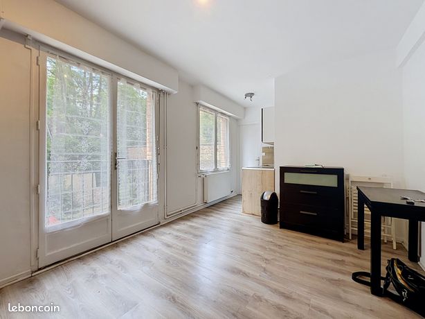 Studio 1 pièce 17 m² — 1